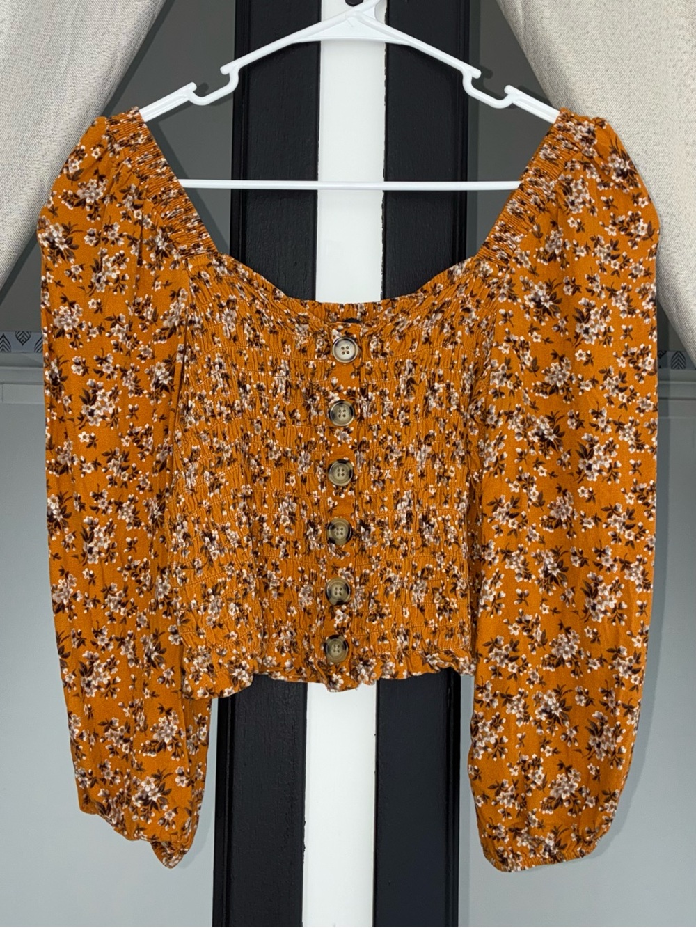 AE - Floral Cropped Smocked Top - Picture 2 of 8